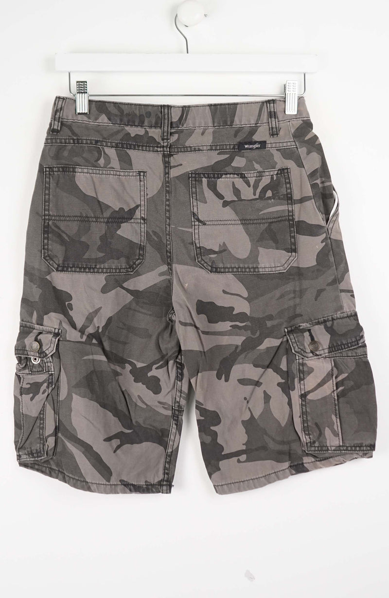 VINTAGE WRANGLER CARGO SHORTS W28