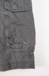 VINTAGE NIKE CARGO SHORTS W34