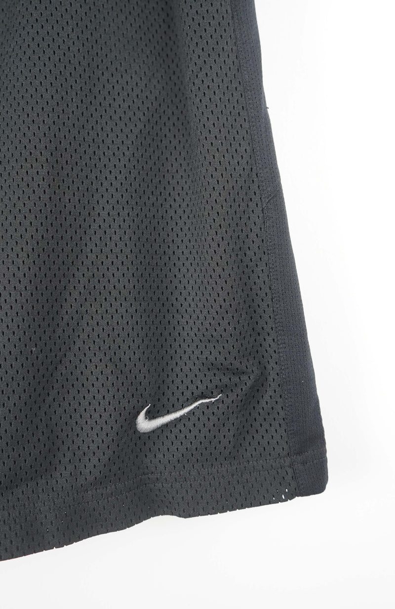 VINTAGE NIKE SHORTS W32
