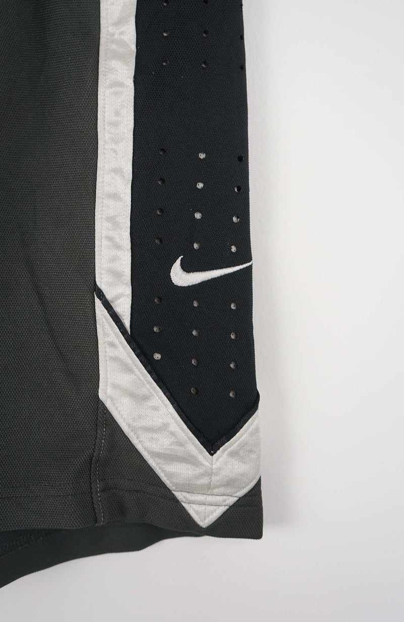 VINTAGE NIKE SHORTS W28