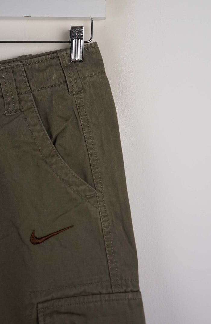 VINTAGE REWORK CARGO SHORTS W28