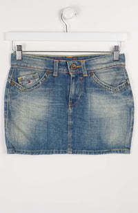 VINTAGE Y2K DENIM SKIRT (SIZE 6)