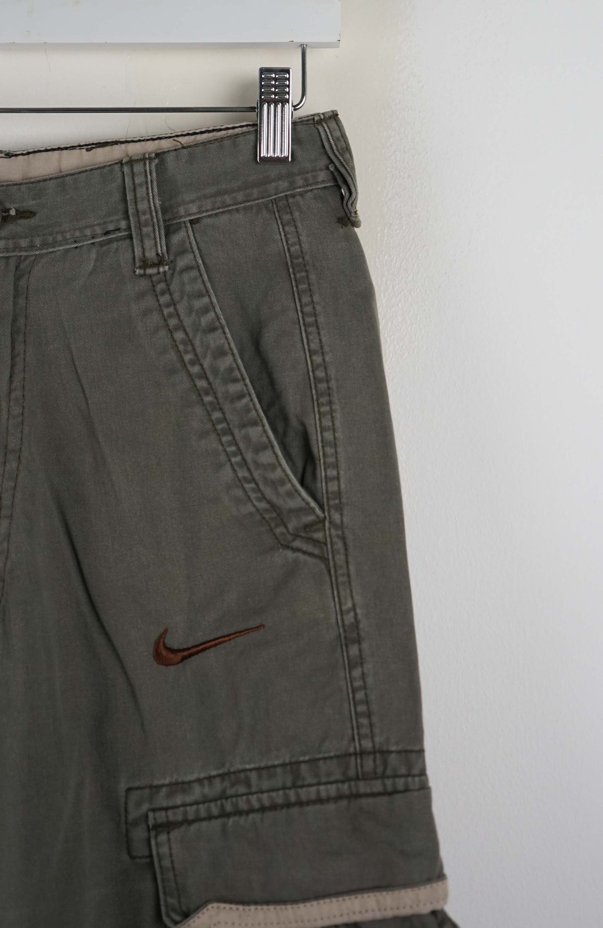 VINTAGE REWORK CARGO SHORTS W28