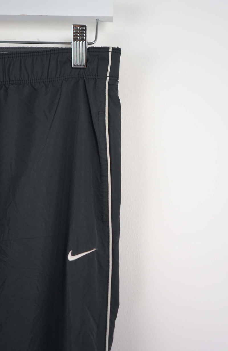VINTAGE NIKE TRACK PANTS (M)