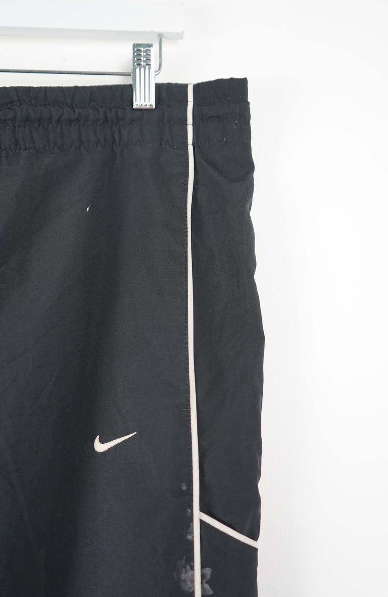 VINTAGE NIKE TRACK PANTS (XXL)