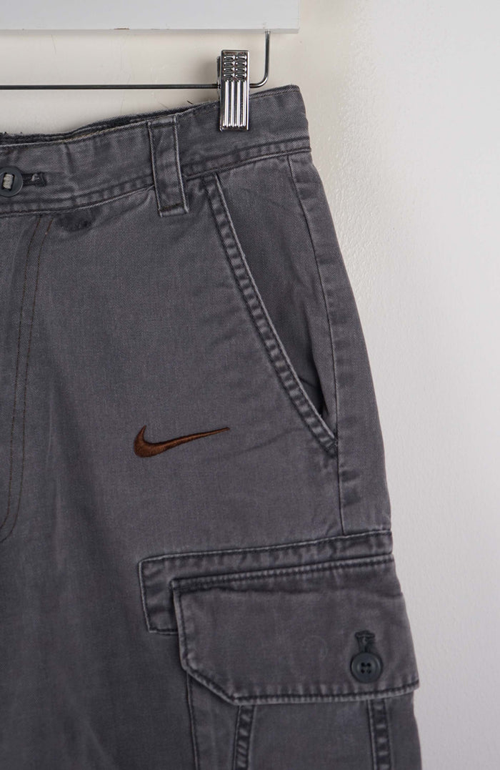 VINTAGE REWORK CARGO SHORTS W28