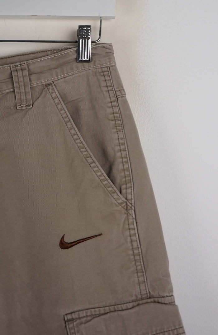 VINTAGE REWORK CARGO SHORTS W28