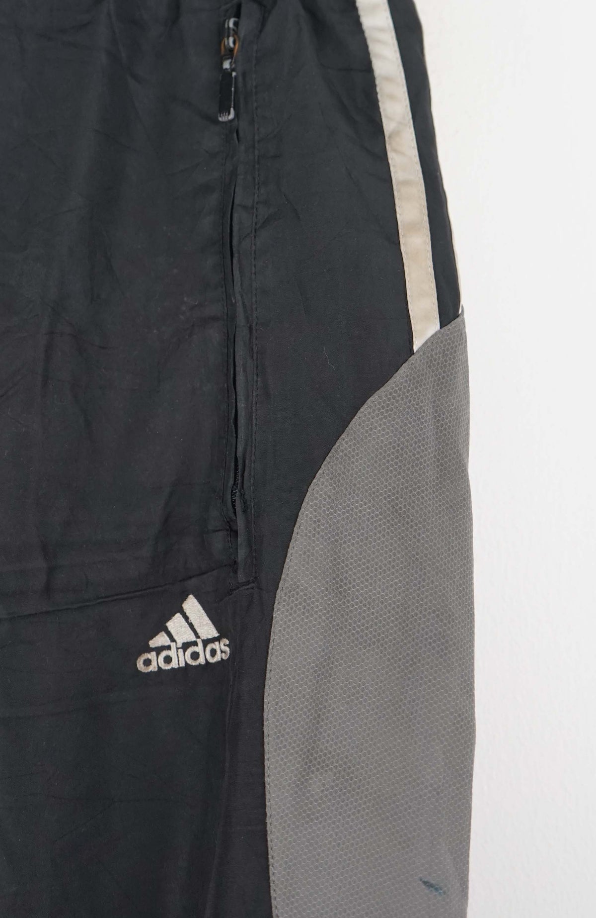 VINTAGE ADIDAS TRACK PANTS (L)