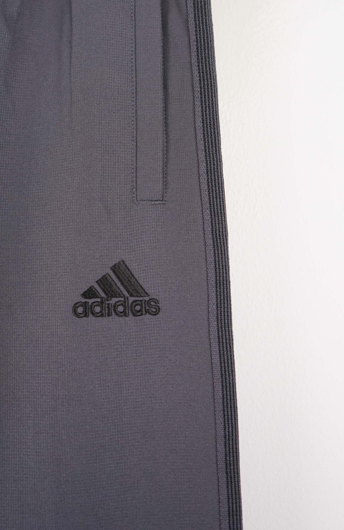 VINTAGE ADIDAS TRACK PANTS (M)