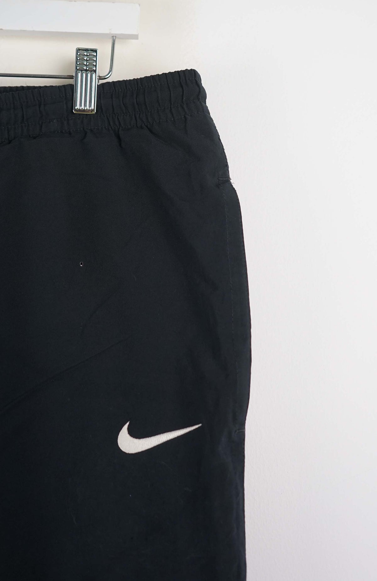 VINTAGE NIKE TRACK PANTS (XL)