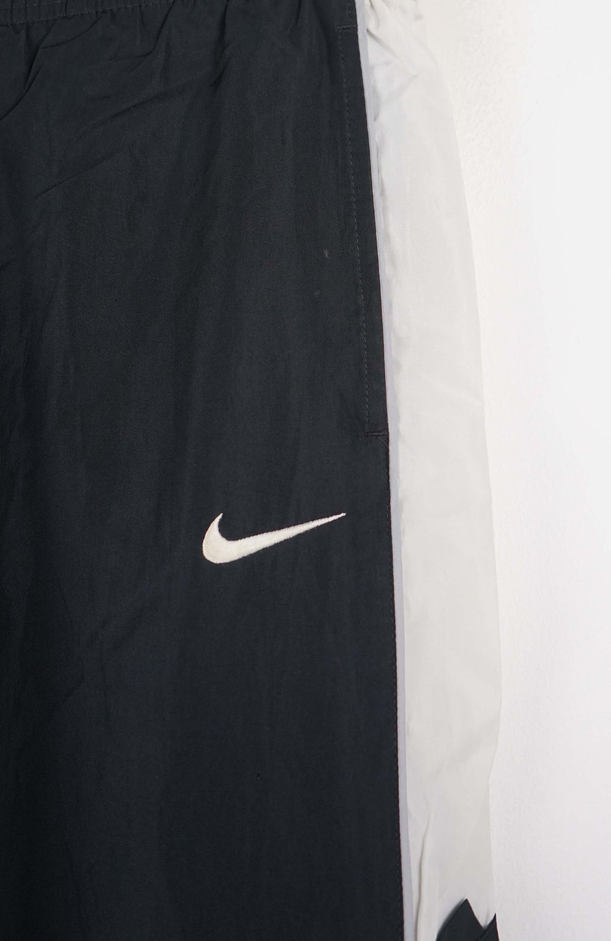 VINTAGE NIKE TRACK PANTS (M)