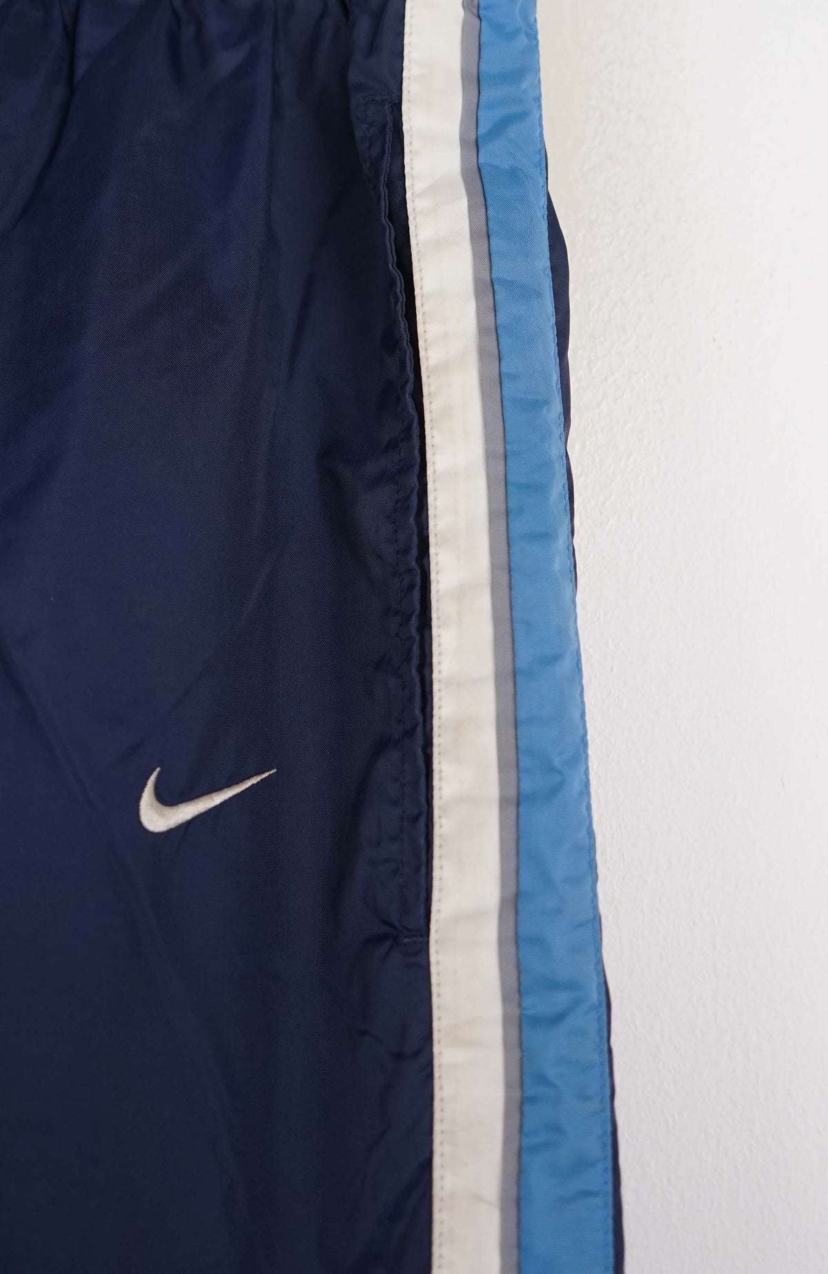 VINTAGE NIKE TRACK PANTS (M)