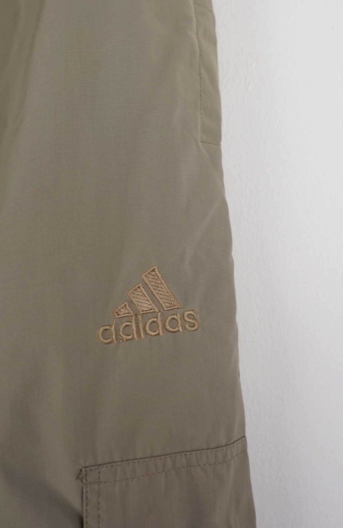 VINTAGE ADIDAS TRACK PANTS (M)