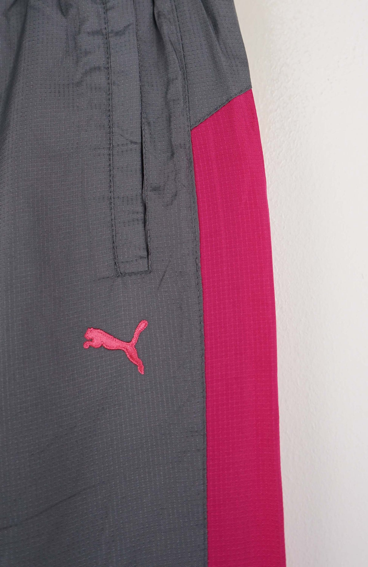 VINTAGE PUMA TRACK PANTS (S)