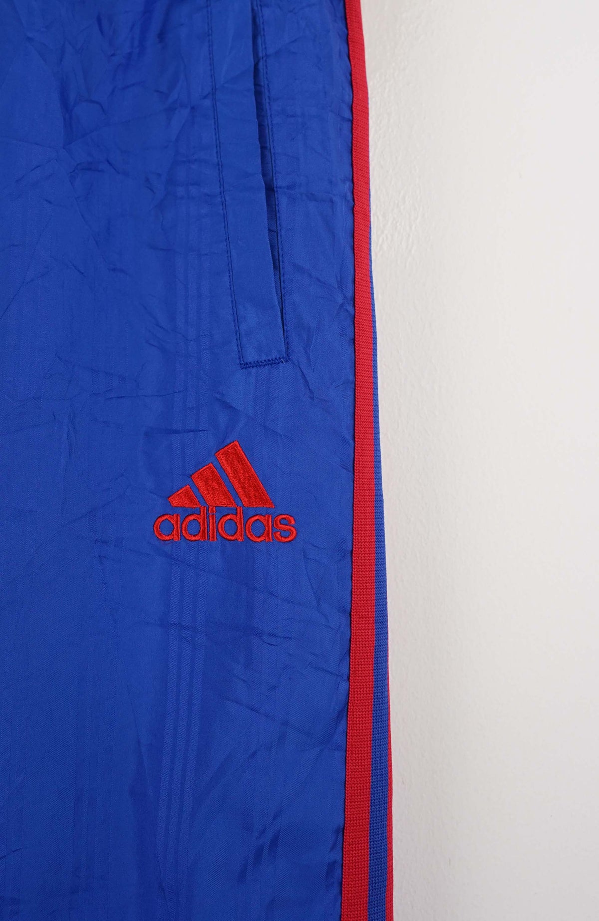 VINTAGE ADIDAS TRACK PANTS (S)