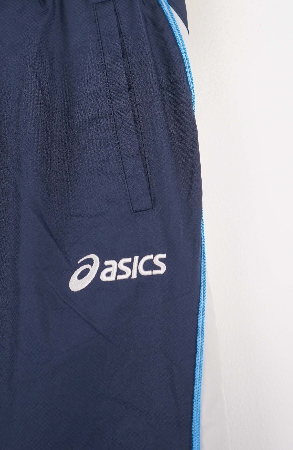 VINTAGE ASICS TRACK PANTS (M)