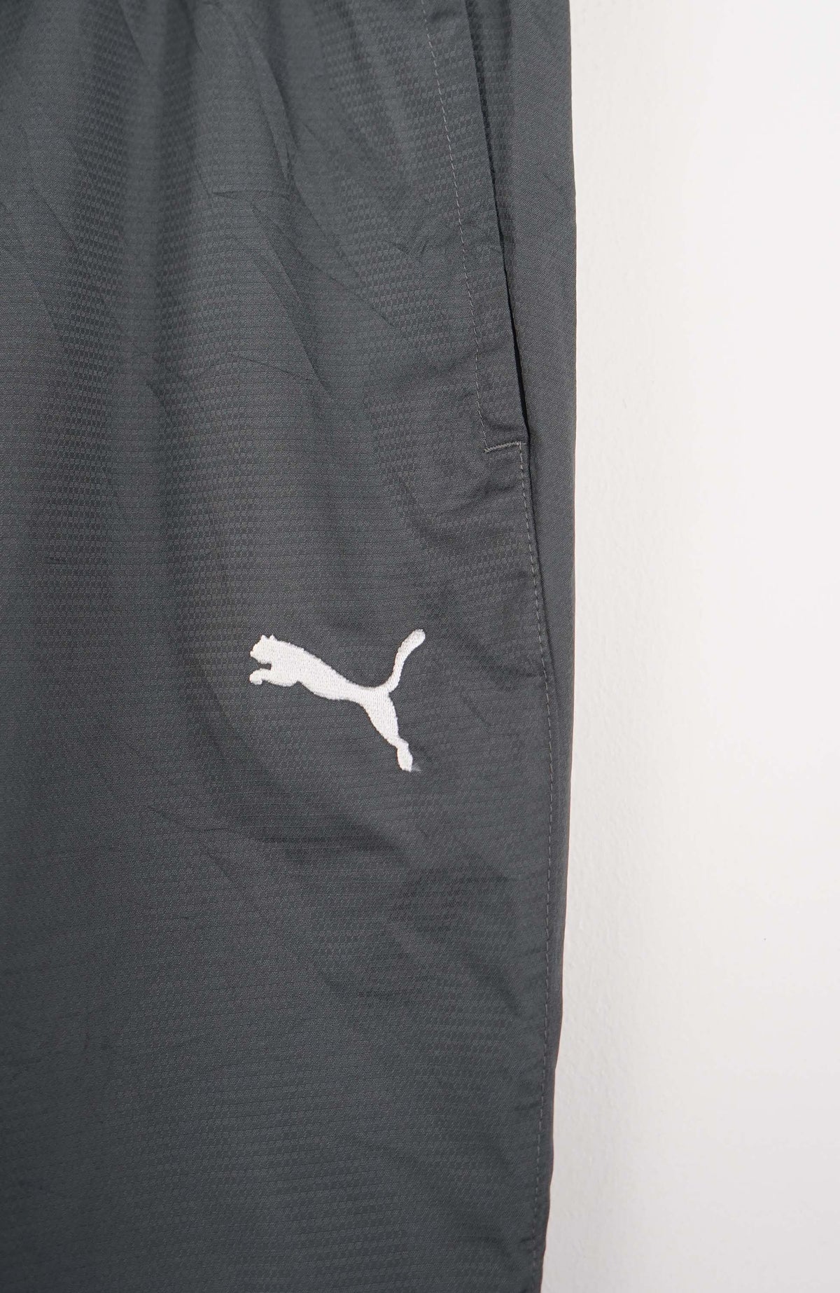 VINTAGE PUMA TRACK PANTS (L)