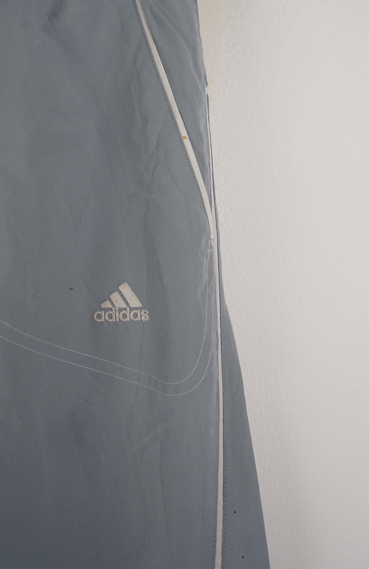 VINTAGE ADIDAS TRACK PANTS (M)
