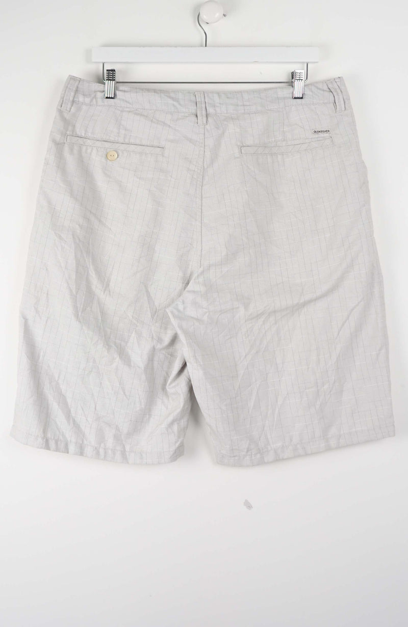 VINTAGE QUIKSILVER CARGO SHORTS W38