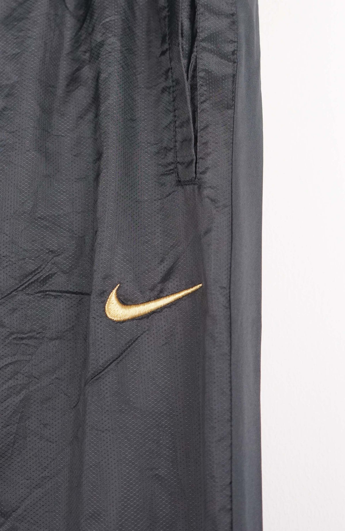 VINTAGE NIKE TRACK PANTS (M)