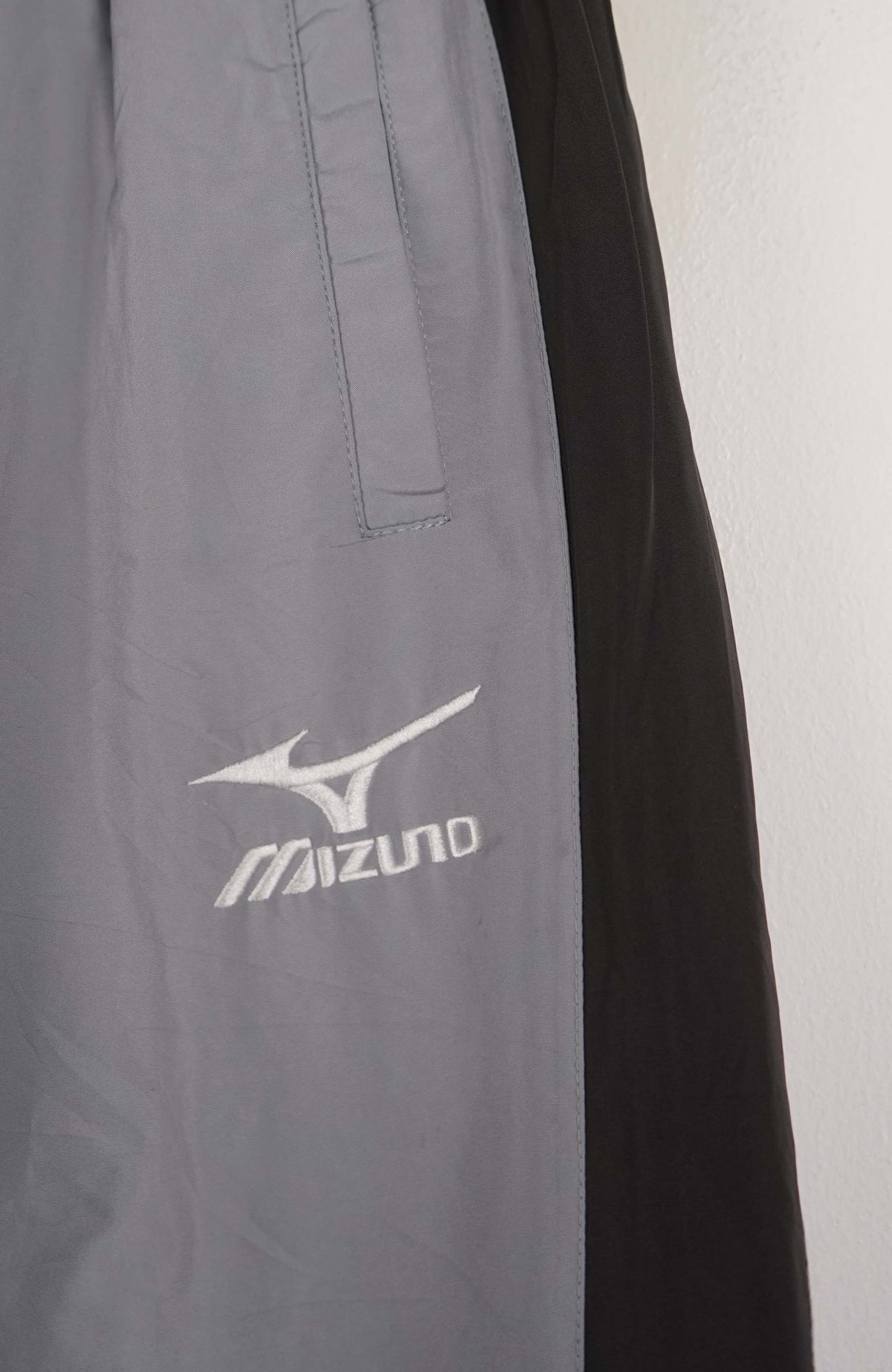 VINTAGE MIZUNO TRACK PANTS (S)