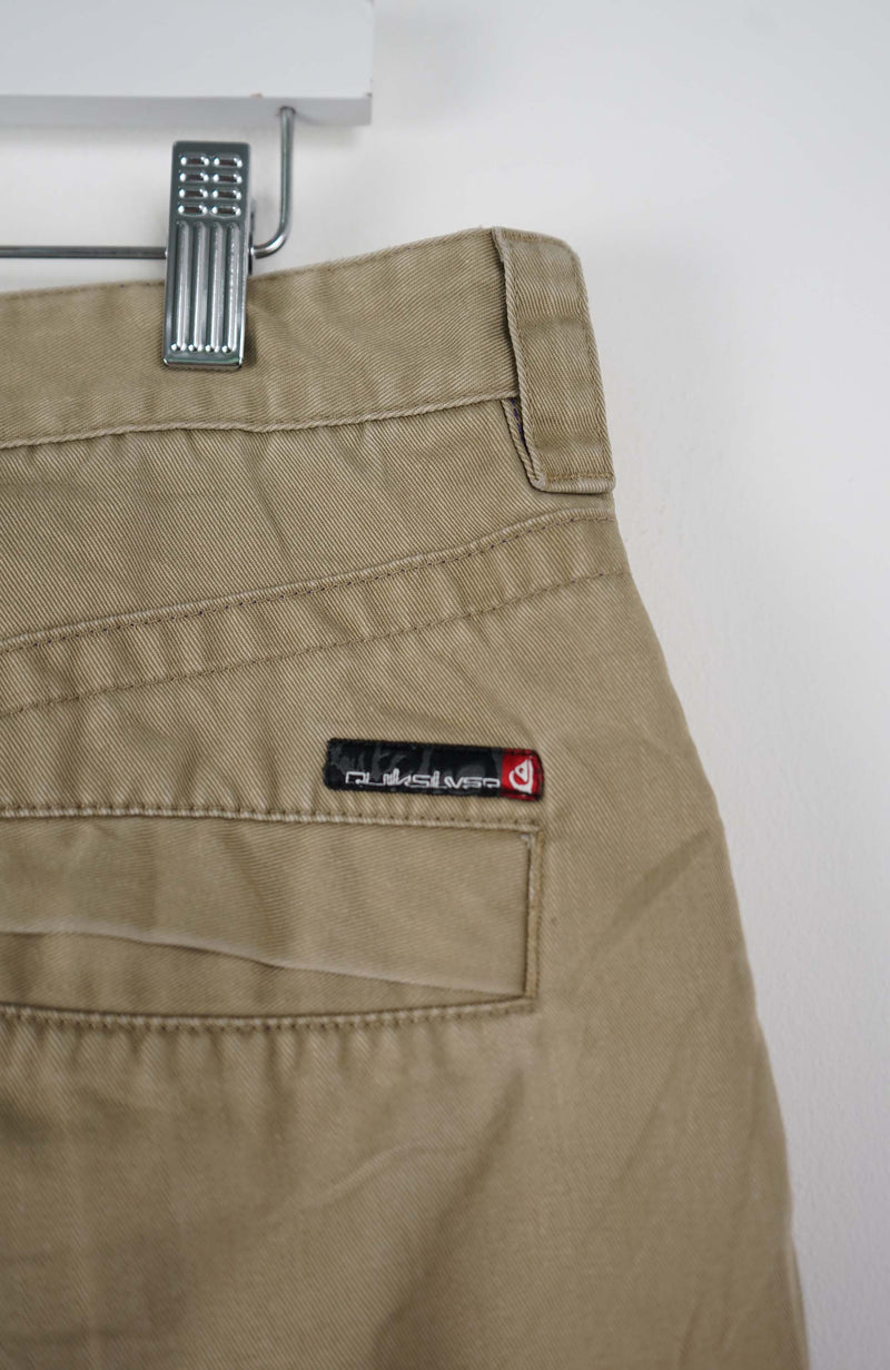 VINTAGE QUIKSILVER CARGO SHORTS W38