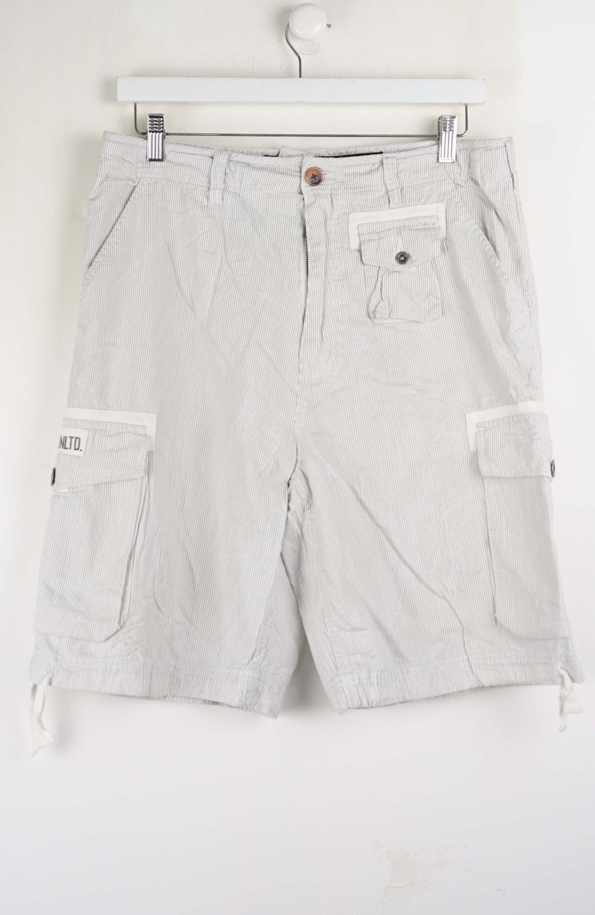 VINTAGE ECKO UNLTD CARGO SHORTS W32