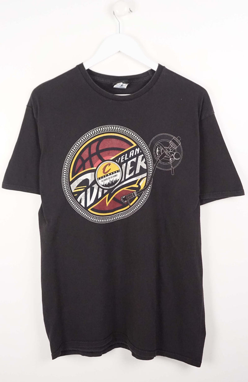 VINTAGE CLEVELAND CAVALIERS T-SHIRT (M)