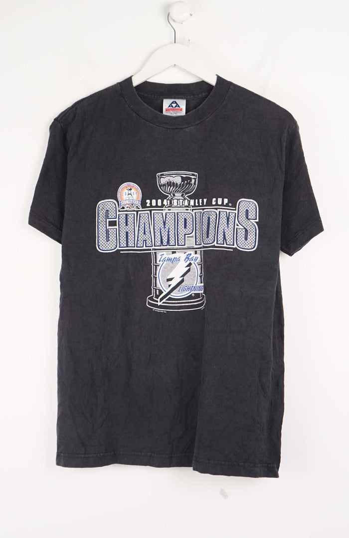 VINTAGE TAMPA BAY 2004 STANLEY CUP CHAMPION T-SHIRT (S)