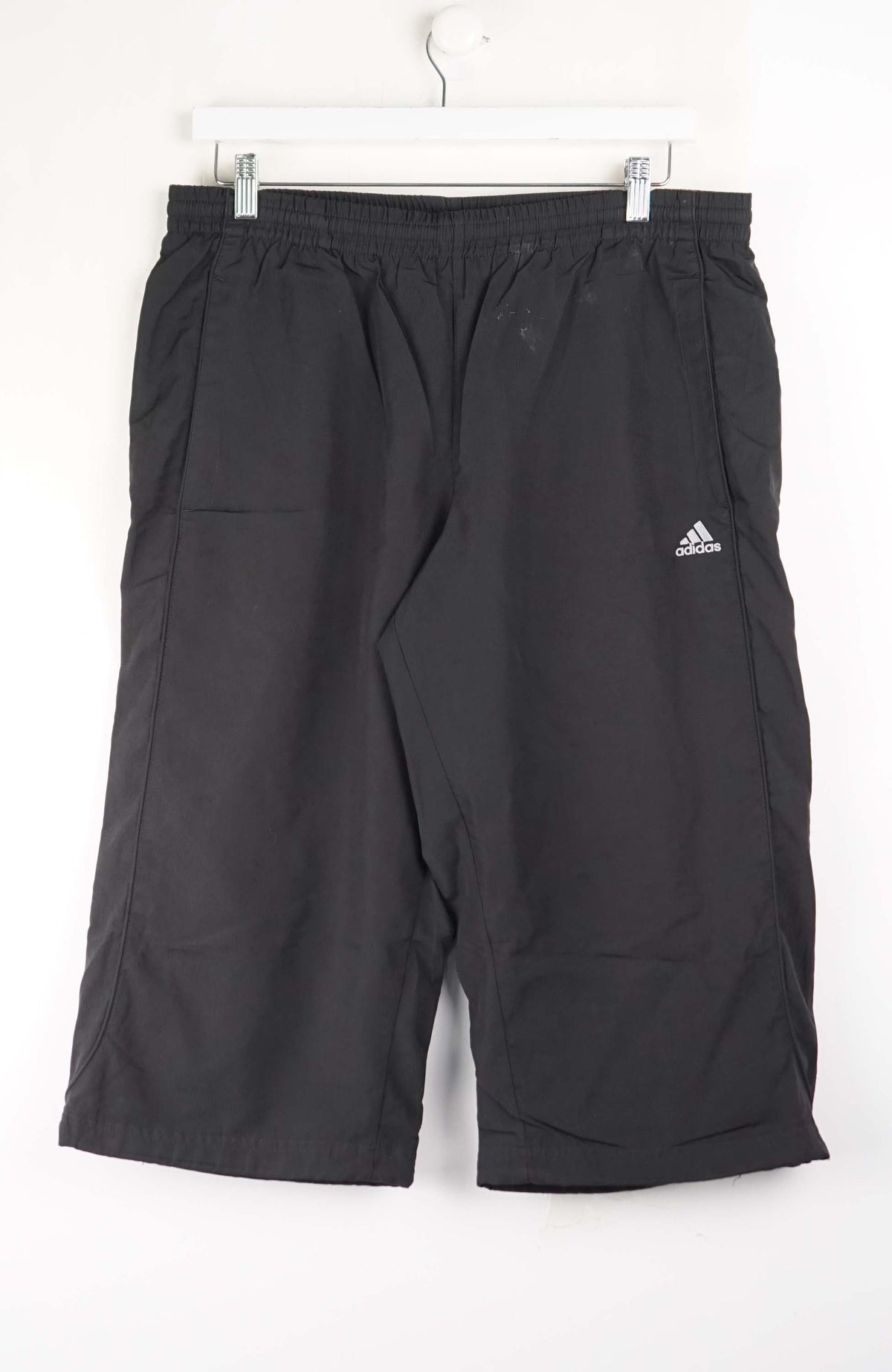 VINTAGE ADIDAS 3/4 TRACK PANT SHORTS (L)
