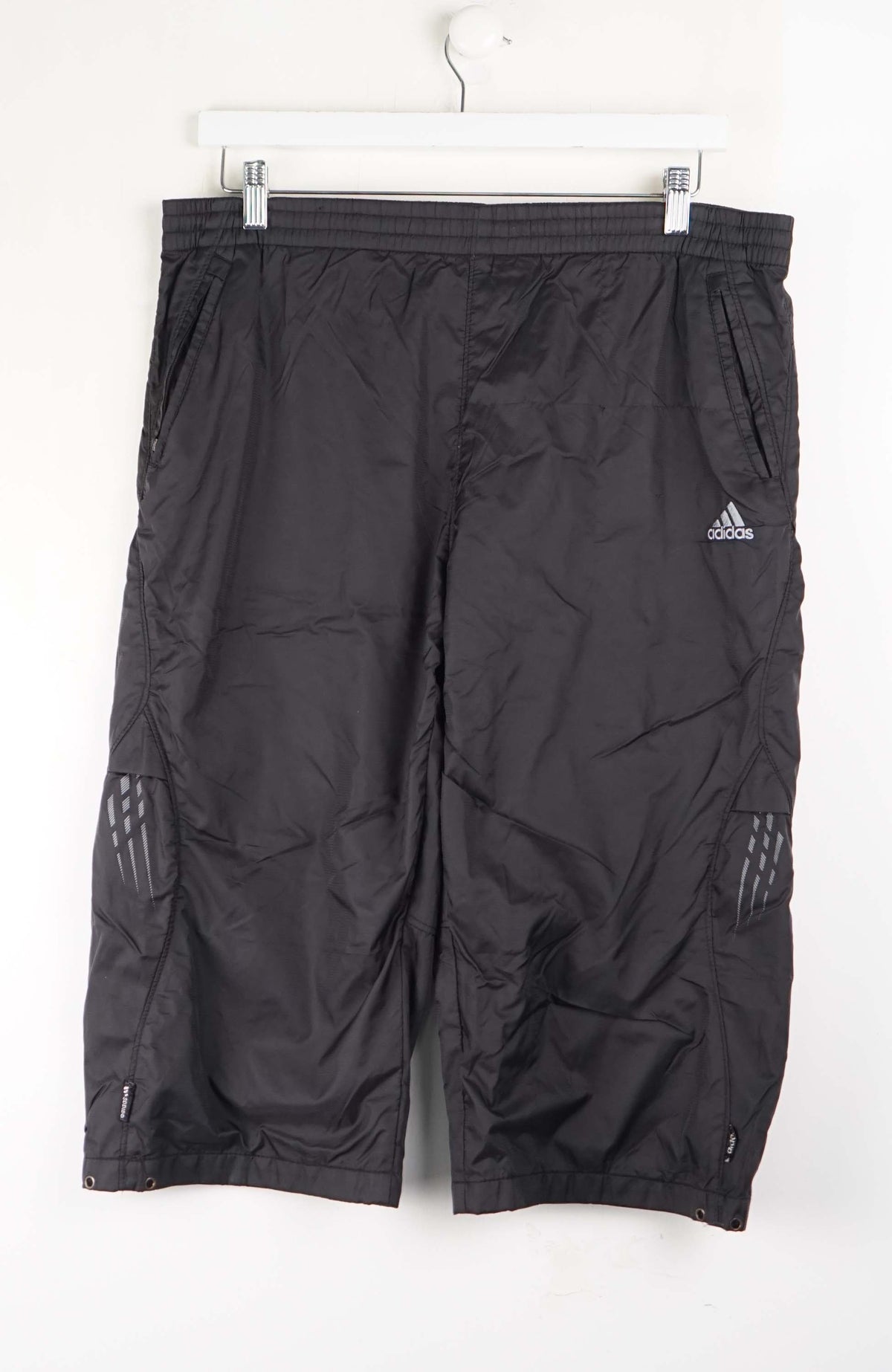 VINTAGE ADIDAS 3/4 TRACK PANT SHORTS (L)