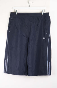 VINTAGE ADIDAS 3/4 TRACK PANT SHORTS (L)