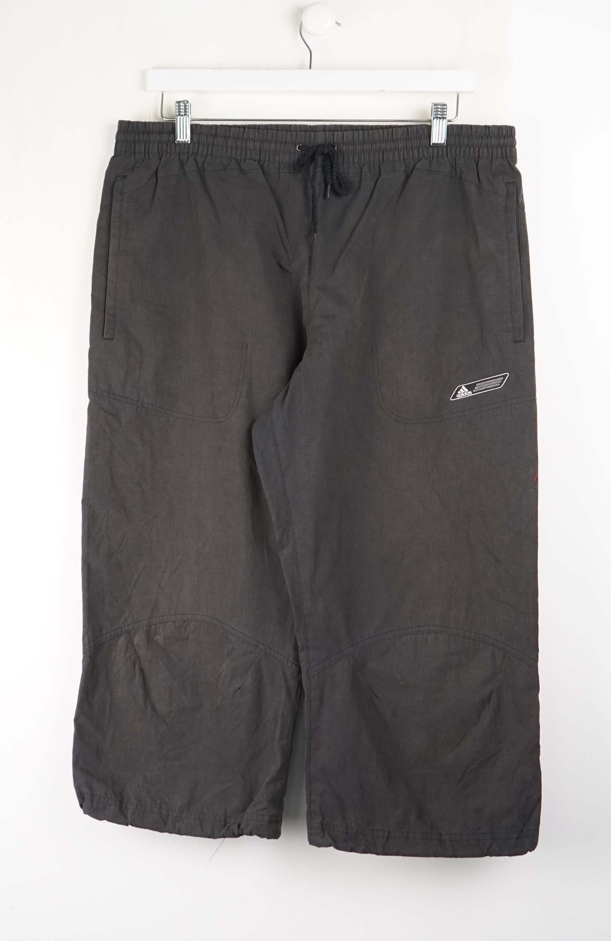 VINTAGE ADIDAS 3/4 TRACK PANT SHORTS (XL)