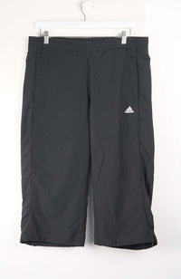 VINTAGE ADIDAS 3/4 TRACK PANT SHORTS (XL)