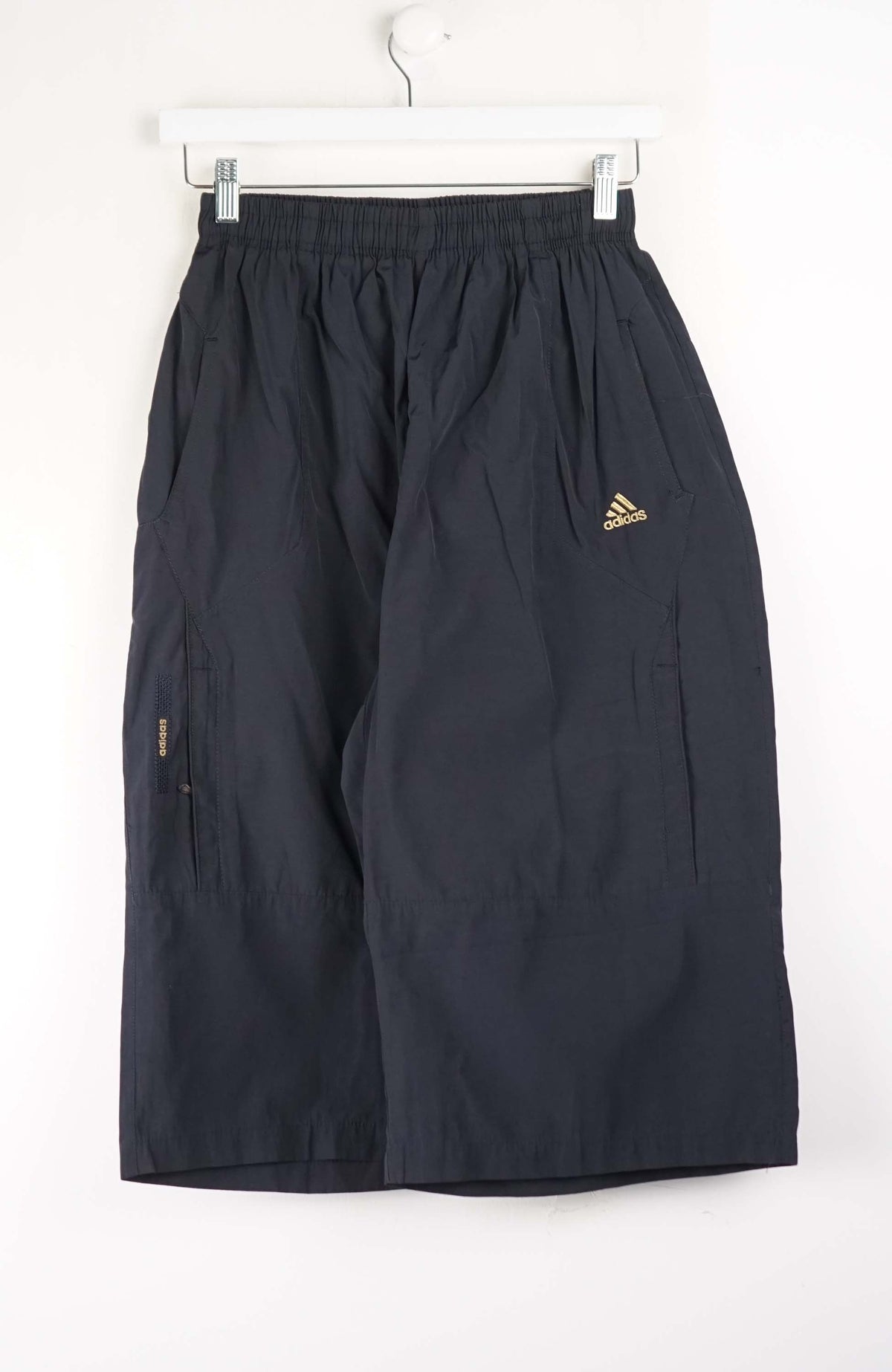 VINTAGE ADIDAS 3/4 TRACK PANT SHORTS (XS)