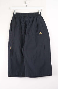 VINTAGE ADIDAS 3/4 TRACK PANT SHORTS (XS)
