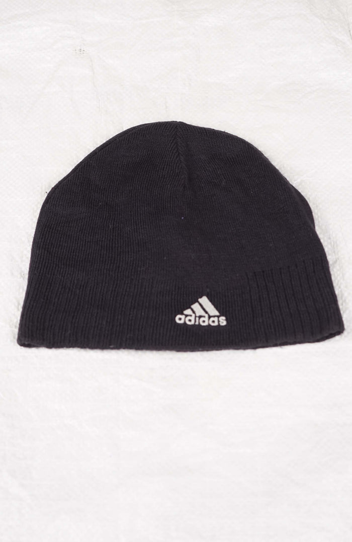 VINTAGE ADIDAS SKULL BEANIE