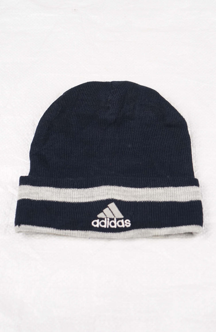 VINTAGE ADIDAS BEANIE