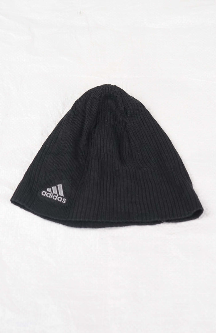 VINTAGE ADIDAS SKULL BEANIE