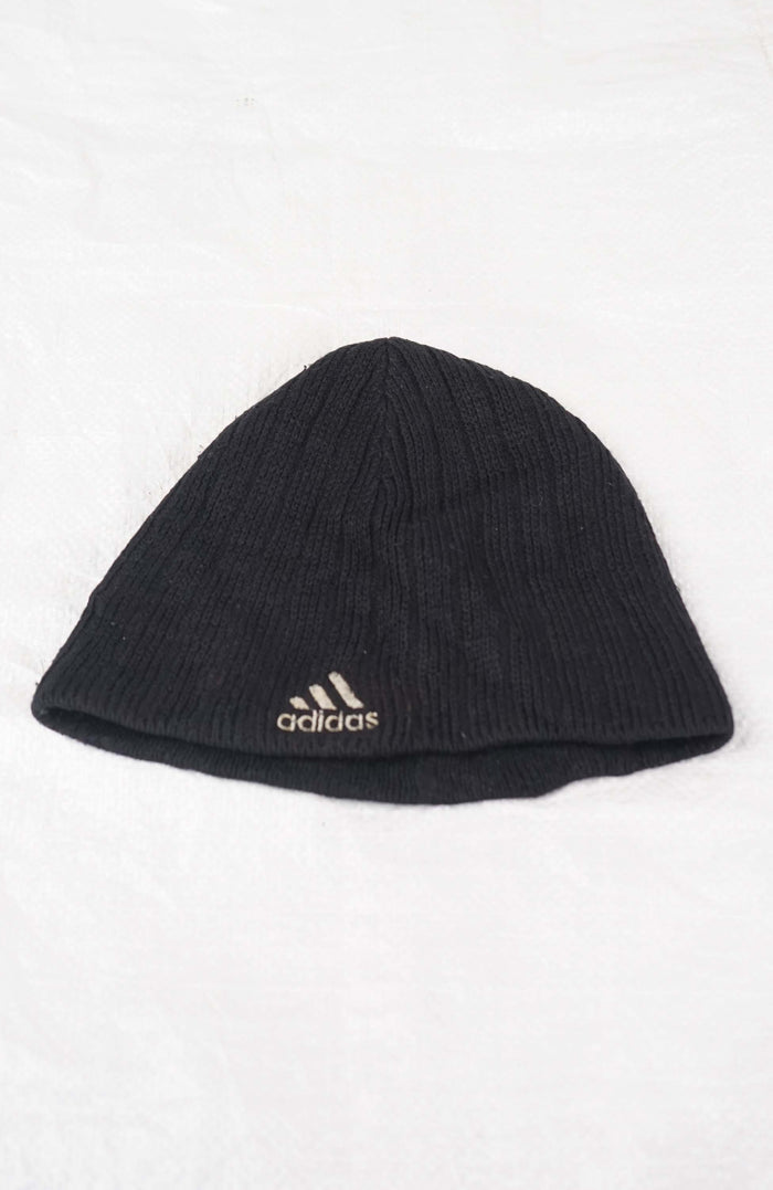 VINTAGE ADIDAS SKULL BEANIE