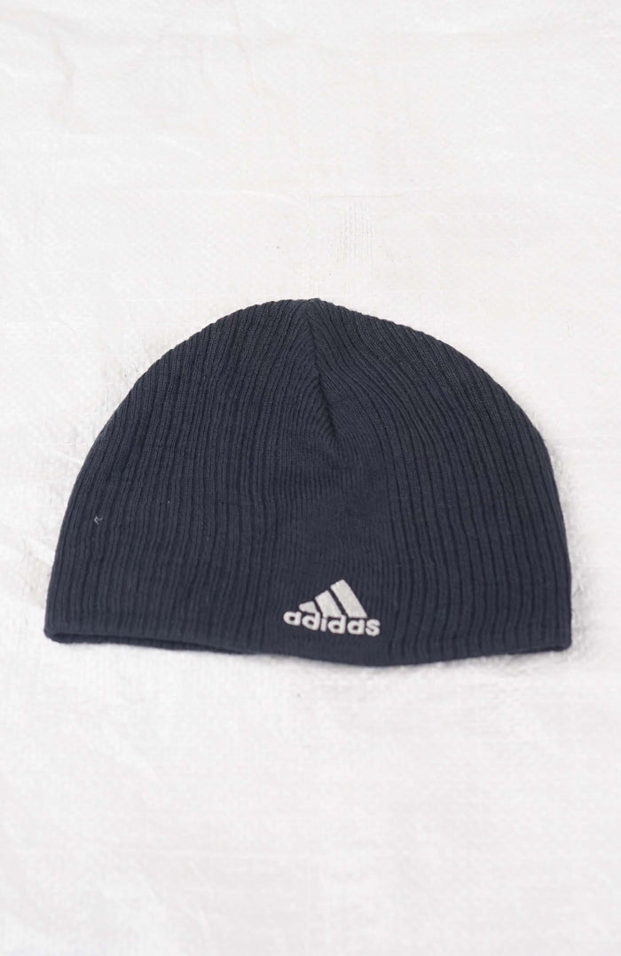 VINTAGE ADIDAS SKULL BEANIE