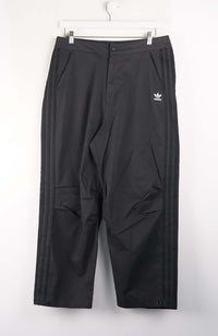 VINTAGE ADIDAS 3/4 TRACK PANTS (L)