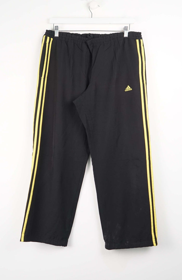 VINTAGE ADIDAS 3/4 TRACK PANTS (L)