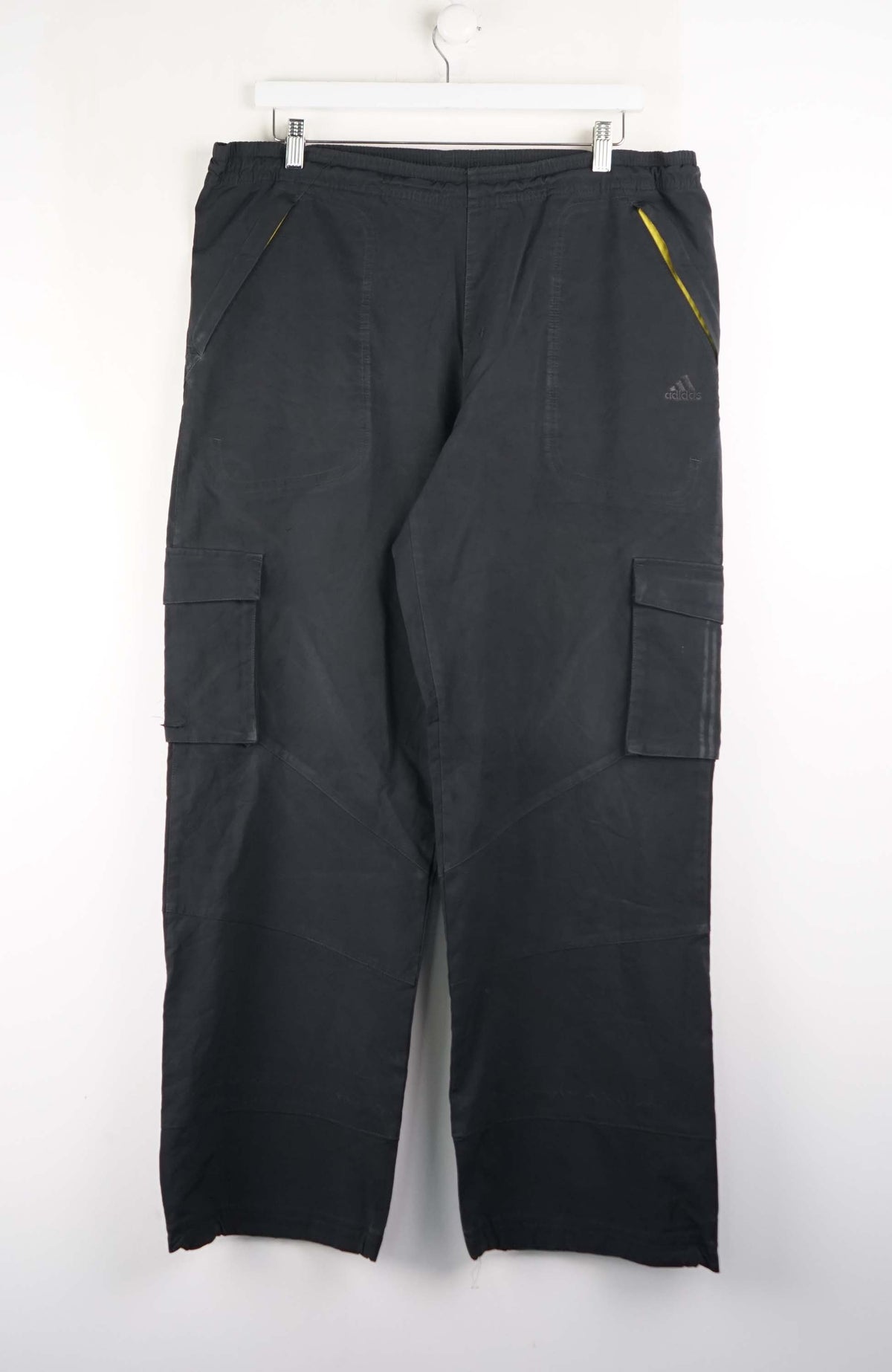 VINTAGE ADIDAS TRACK PANTS (L)
