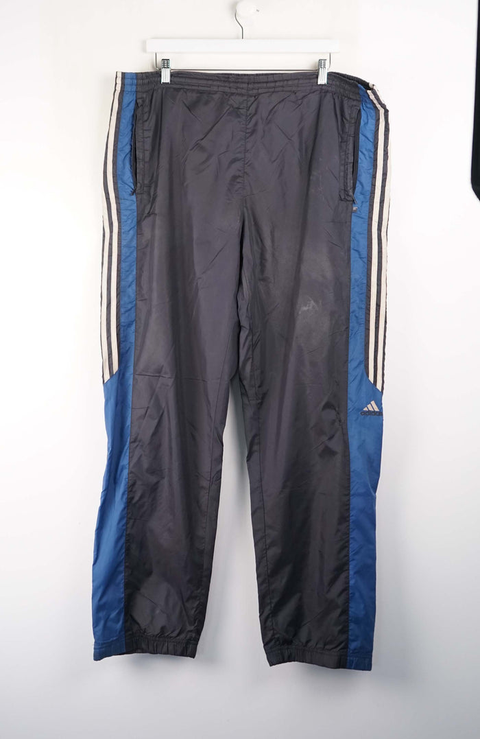VINTAGE ADIDAS TRACK PANTS (XXXL)