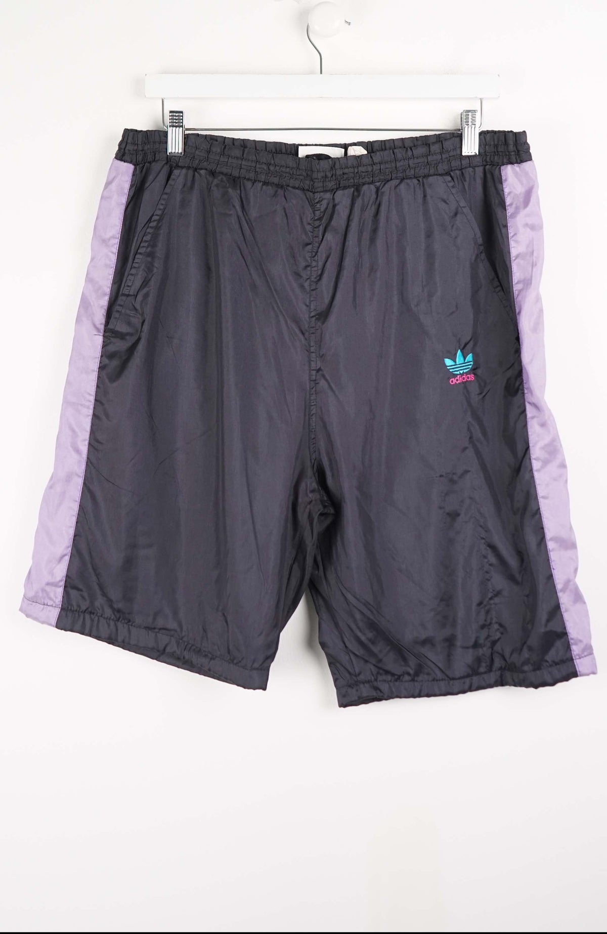 VINTAGE ADIDAS TRACK PANT SHORTS (L)