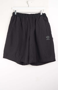 VINTAGE ADIDAS TRACK PANT SHORTS (M)