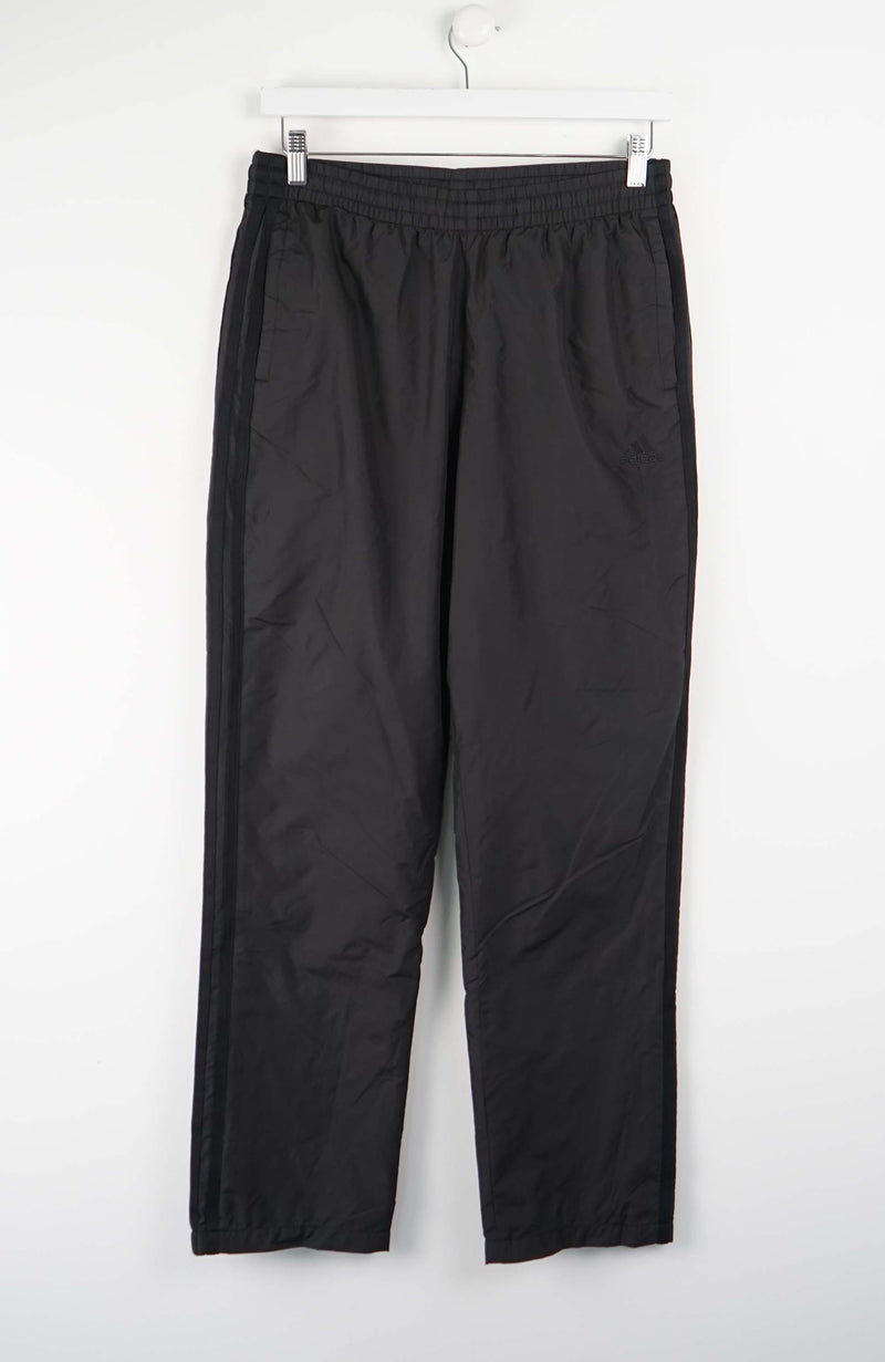 VINTAGE UMBRO TRACK PANTS (M)