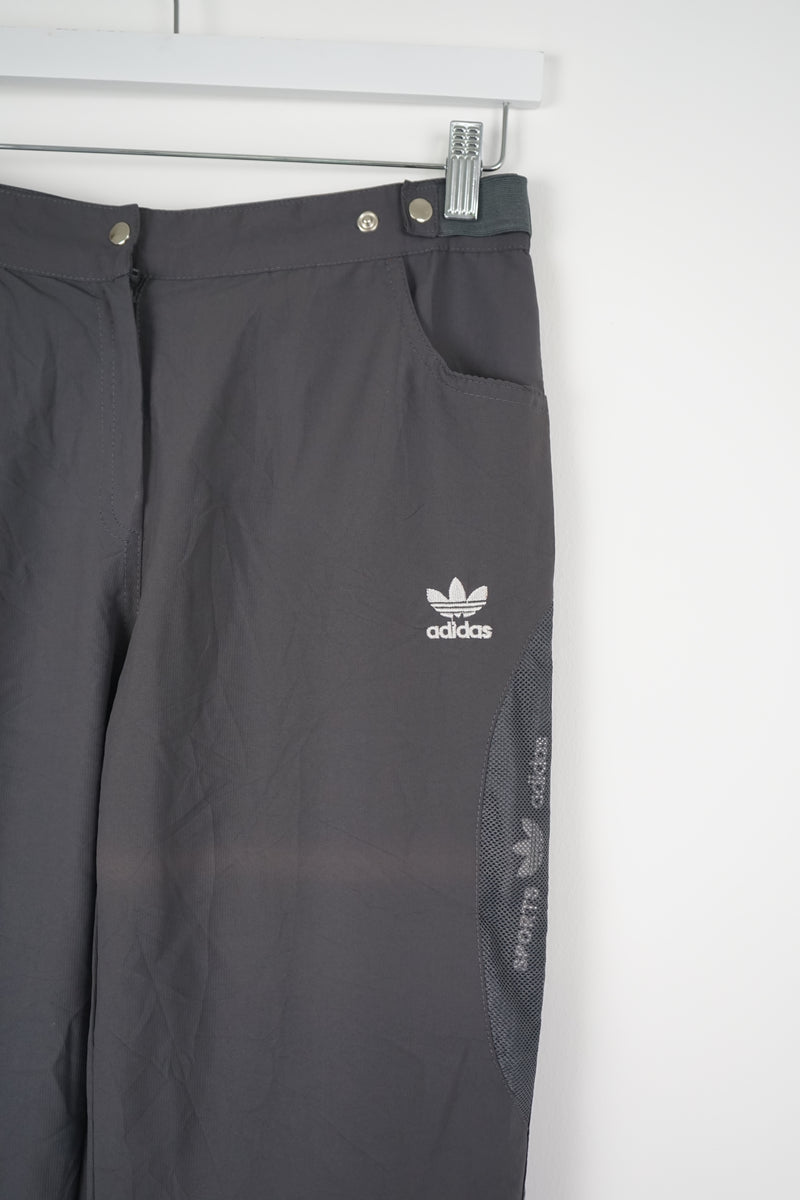 VINTAGE ADIDAS TRACK PANTS (M)