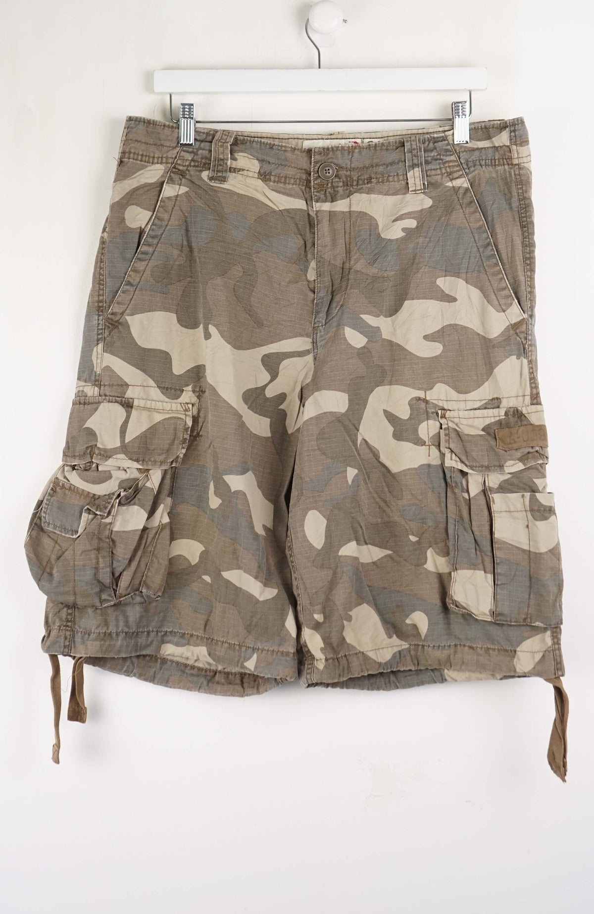 VINTAGE AEROPOSTALE CARGO SHORTS W36